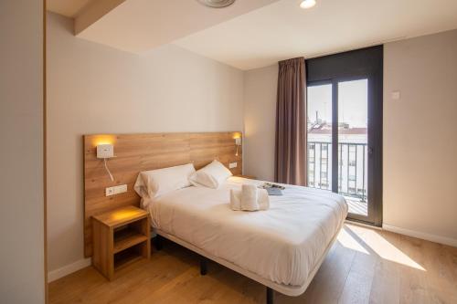 Apartaments Rambla 68 - Tap to explore photos