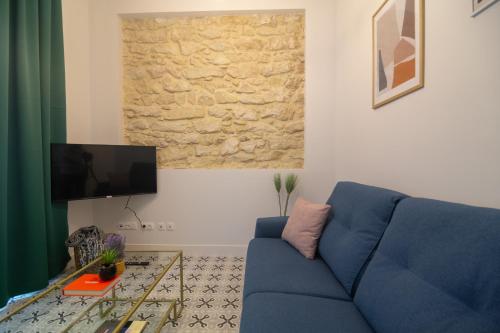 One-Bedroom Apartment image 6