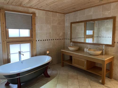 Bunnahahbain - Two Bedroom Luxury Log Cabin with Private Hot Tub, Berwick-upon-Tweed (fotografie 9)