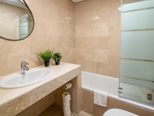 Apartment with Sea View image 10