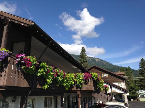 Linderhof Inn 4