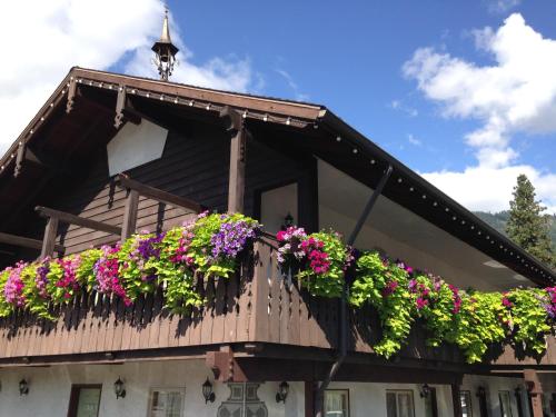 Linderhof Inn 3