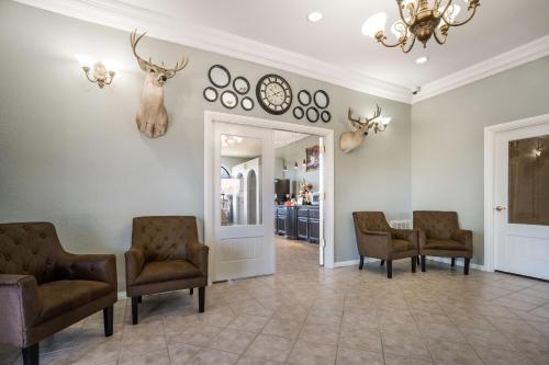 SureStay Hotel by Best Western Alice - image 10