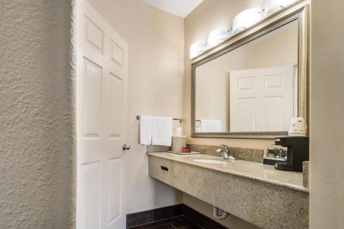 SureStay Hotel by Best Western Alice - main image