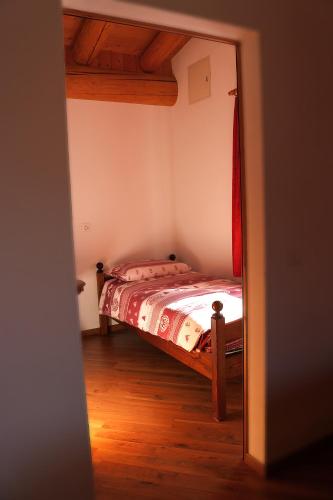 5 twin beds