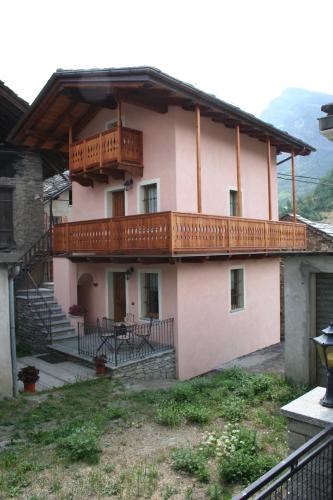 Le Petit Coin De Maison Chante Lune in Introd