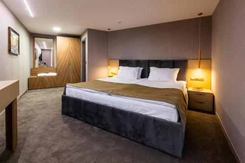 Grand Hotel Shumen - image 3