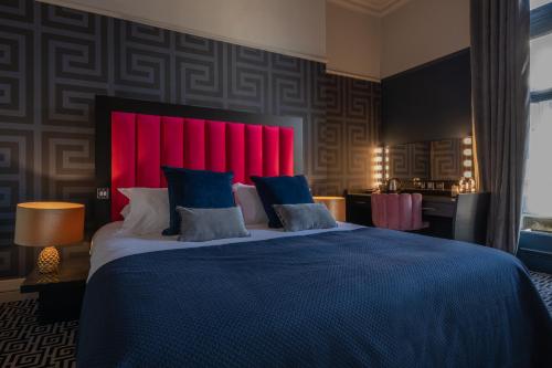 346732606 62 Castle Street Hotel