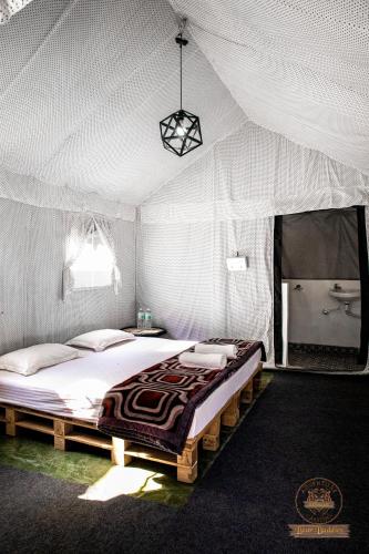 Riverside Swiss Camps "Adventure Bear Buddies" in Sinduri