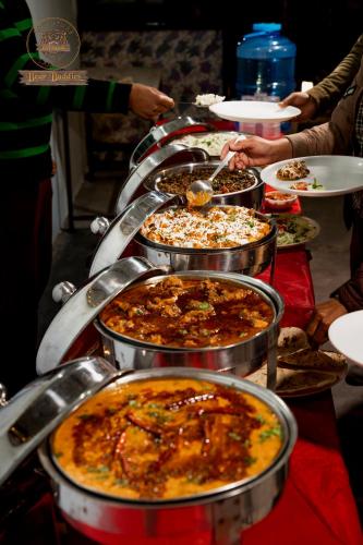 Ételek és italok, Riverside Swiss Camps "Adventure Bear Buddies" in Sinduri