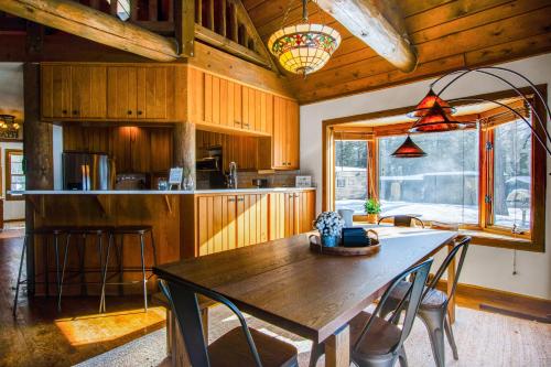 Murphy Lake House in Presque Isle, USA
