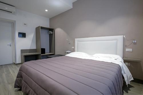 Hotel Bruman Salerno - image 2