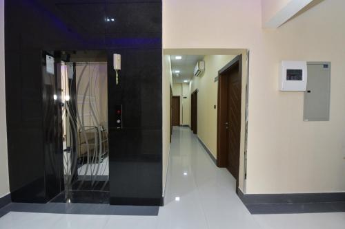Entrance, Summit Hotel Suites القمة للأجنحة الفندقيه  in Seeb (Muscat)