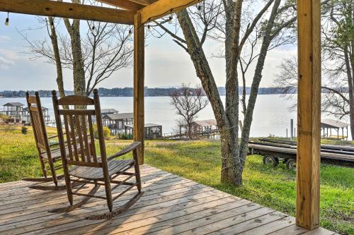 . Charming Weiss Lake Apartment with Boat Slip!