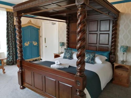 Deluxe King Room image 4