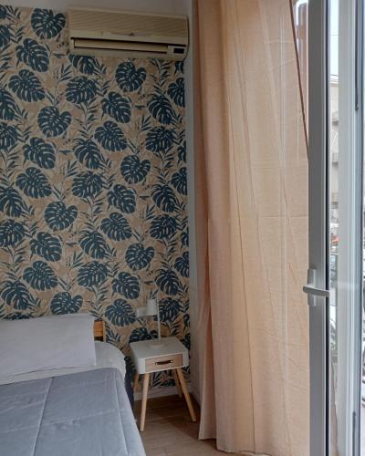 Small Double Room image 10