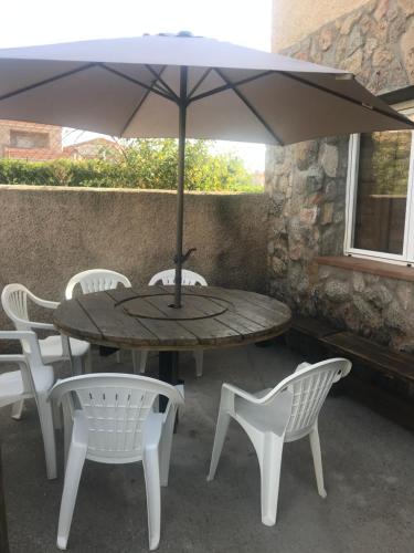  Casas Encinares in Narrillos de San Leonardo