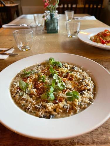 The Windmill Inn - image 10