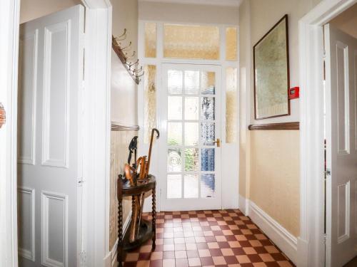 Craven House - image 13