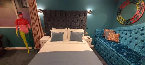 The Gate Hotel - image 5
