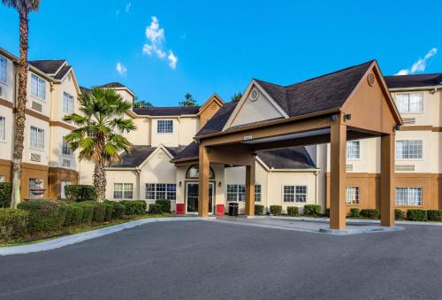 . Red Roof Inn PLUS+ & Suites Savannah – I-95