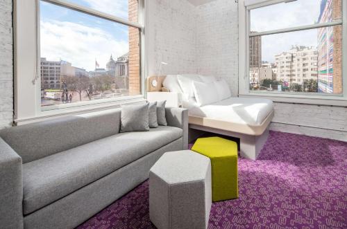 Yotel San Francisco - image 10