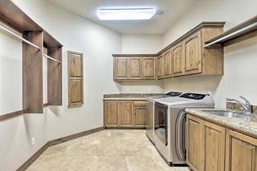 Mesa Villa with Sprawling Outdoor Oasis and Pool!