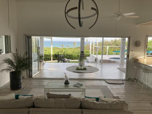 Unique Rare Villa! Retreat Style, Full Sea Views With Private Pool & Hot Tub! villa