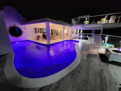 Unique Rare Villa! Retreat Style, Full Sea Views With Private Pool & Hot Tub! villa