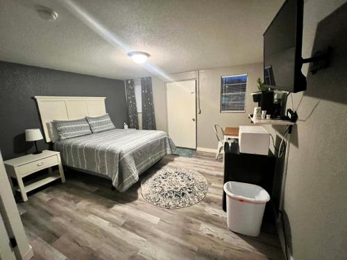 Creekside Retreat Inn & Suites - image 6