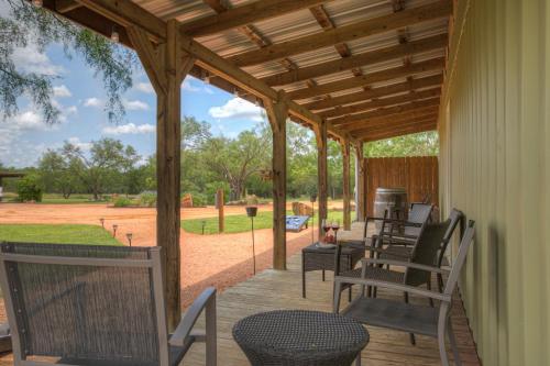 New Chic and Peaceful Tiny Home with FirePit - image 13