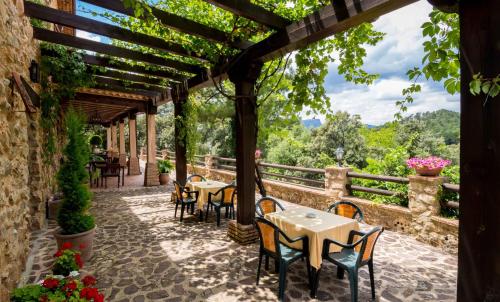 Hotel de Montaña Cueva Ahumada