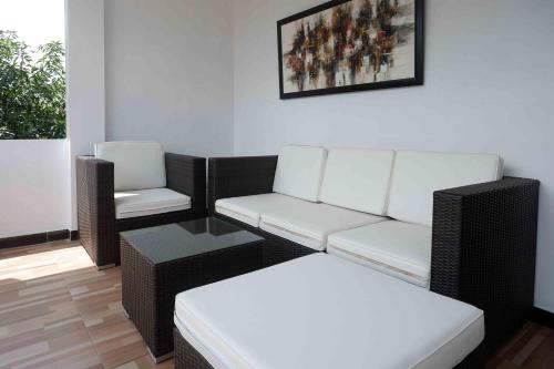 紅多茲Plus酒店-近巴東庫達烏迪普 RedDoorz Plus near Patung Kuda Undip