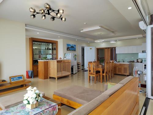 탕 탐의 아파트먼트 (136m², 침실 3개, 프라이빗 욕실 2개)