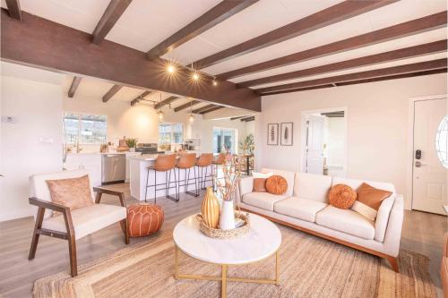 Stunning Desert Villa with Pool, Spa, Game Room And 360 degree View in Twentynine Palms, USA