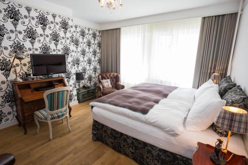Townhouse Boutique Hotel - image 14