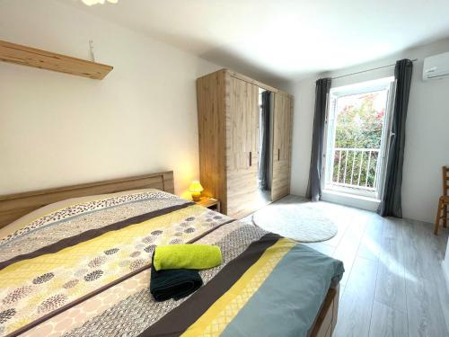 Maison de Ville Moderne avec CLIM SUD LUBERON La bastide des Jourdans gîte à louer La Bastide-des-Jourdans