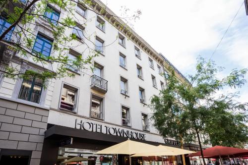 Townhouse Boutique Hotel - image 2