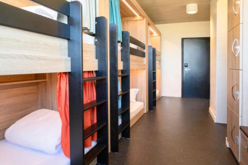 1 bunk bed