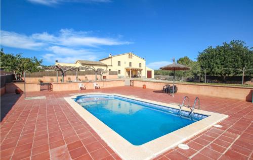  Amazing home in Castellví de la Marca with Outdoor swimming pool, WiFi and 5 Bedrooms, Pension in Lletger