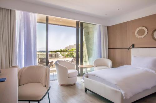 Deluxe Partial Sea View Room