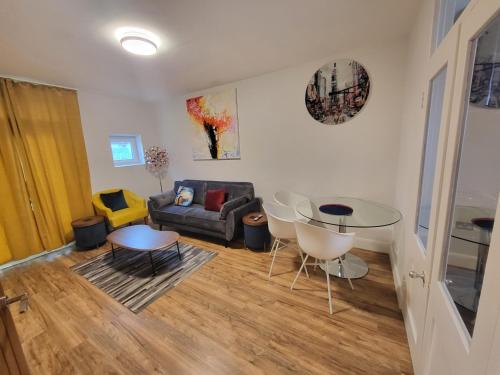 Picture of Garland Contemporary Central London Apartment