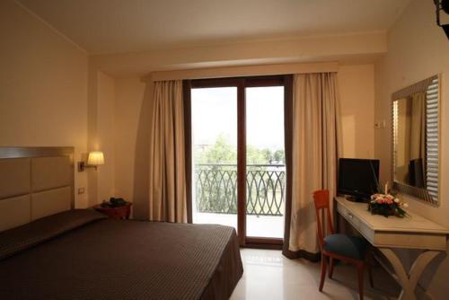 Junior Suite with Balcony and Sea View