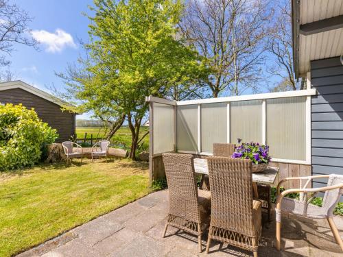 Holiday Home Rusthoeve 28 by Interhome in Sint Maartensvlotbrug