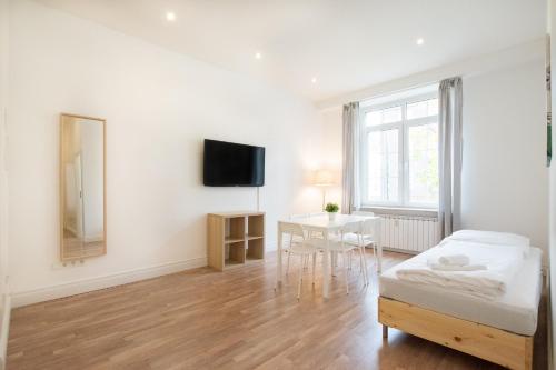 Tolstov Apartments - 1 or 3 Room Apartments - 20 Min Messe DUS and Old Town DUS in Düsseldorf, Deutschland