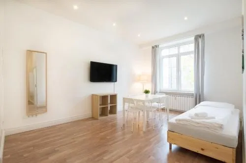 Tolstov Apartments - 1 or 3 Room Apartments - 20 Min Messe DUS and Old Town DUS in Düsseldorf, Deutschland