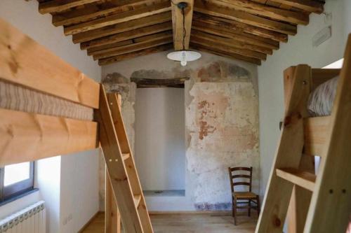 LEremoRifugio escursionistico10 min steep walk