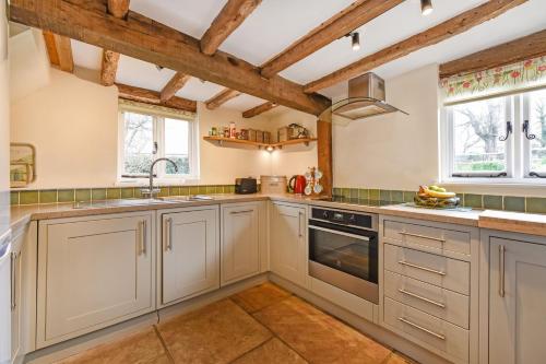 Viesnīcas āriene, Bellflower Cottage, Ashdown Forest in Horsted Keynes