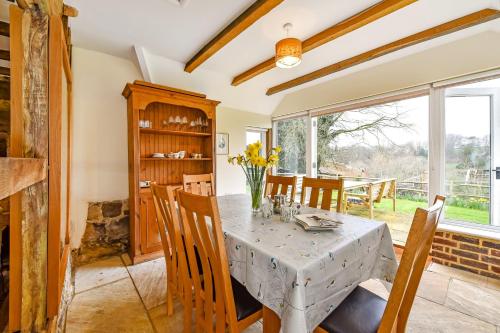 Viesnīcas āriene, Bellflower Cottage, Ashdown Forest in Horsted Keynes