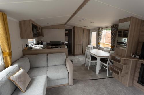 The Trout Van - Beautiful, luxury static caravan